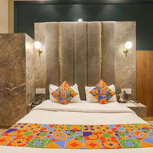 Hotel Royal Palm Inn